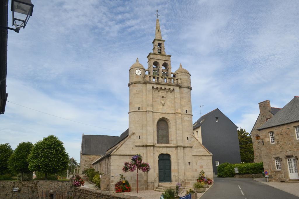 Gite De La Plage Lezardrieux Exterior photo
