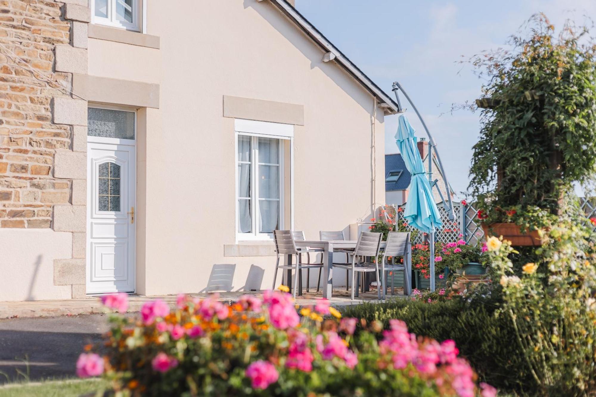Gite De La Plage Lezardrieux Exterior photo
