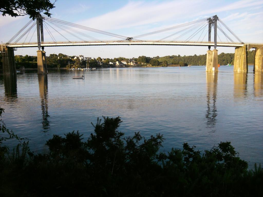 Gite De La Plage Lezardrieux Exterior photo